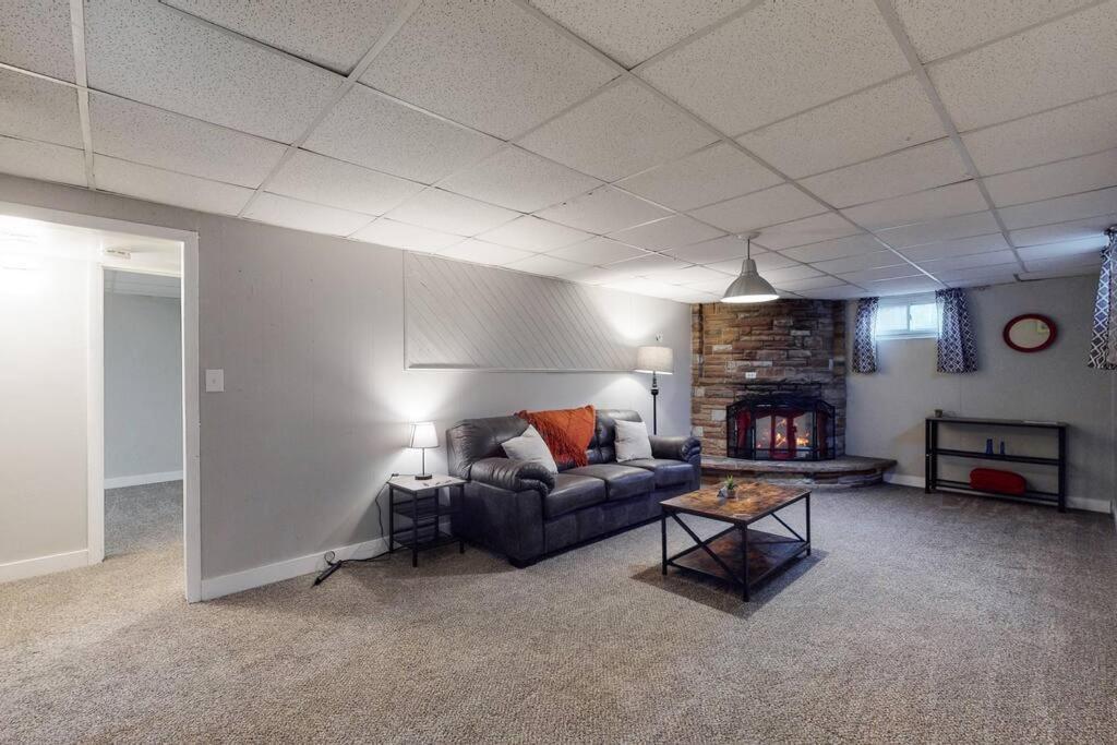 Large Remodeled Home With 5 Bedrooms 4 King Bed Centennial Exterior photo