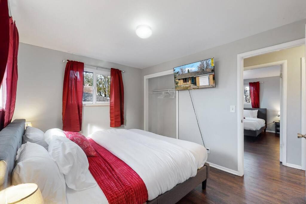 Large Remodeled Home With 5 Bedrooms 4 King Bed Centennial Exterior photo